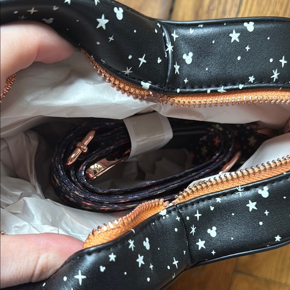 Loungefly Mickey Minnie Disney Ghost Heart-Shaped Halloween Crossbody Bag - Picture 2 of 3